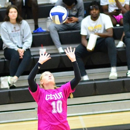 Brette Doile Had 14 Assists in Cloud County's Three-Set Home Loss to #20 Hutchinson
